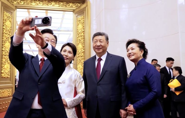 presiden-korea-selatan-lee-jae-myung-membagikan-momen-kebersamaannya-dengan-presiden-china-xi-jinping-dengan-mengunggah-foto-s-1767699236179_169.png